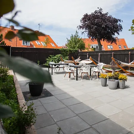 Hotel B4U Bed & Breakfast Hotel