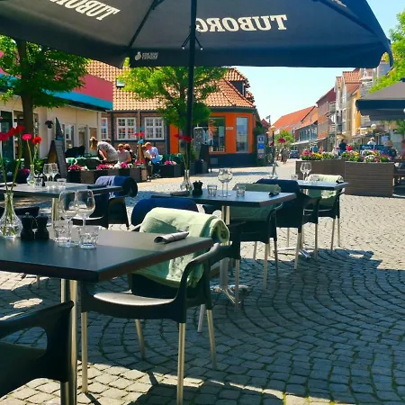 Hotel B4U Bed & Breakfast Hotel Ronne