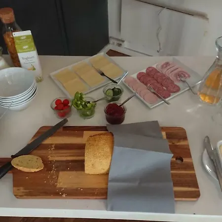 Hotel B4U Bed & Breakfast Hotel Ronne